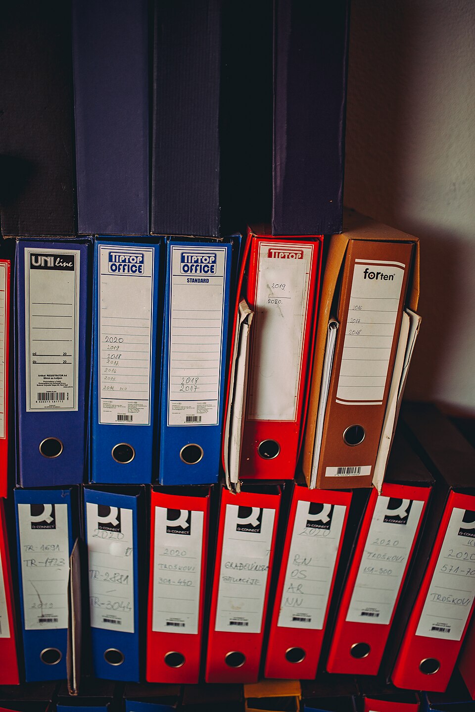 Old binders collection. (51953042991)