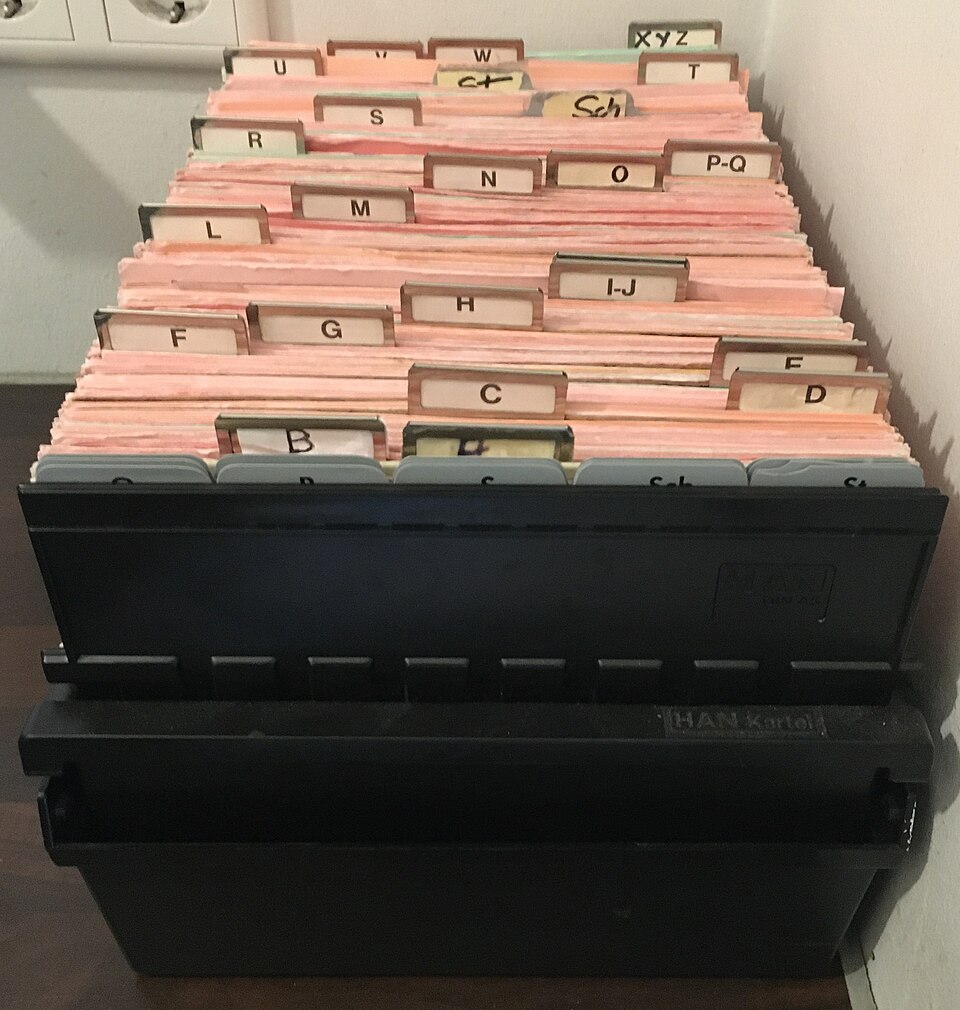 Filing box with index cards containing customer data of a small business, 2022