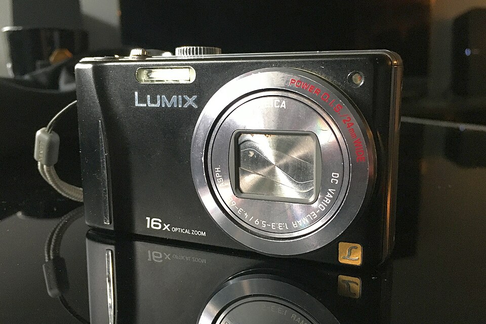 Panasonic Lumix DMC-TZ18 digital camera (2010)