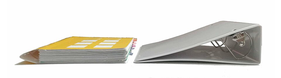 Compare ring and ringless binders