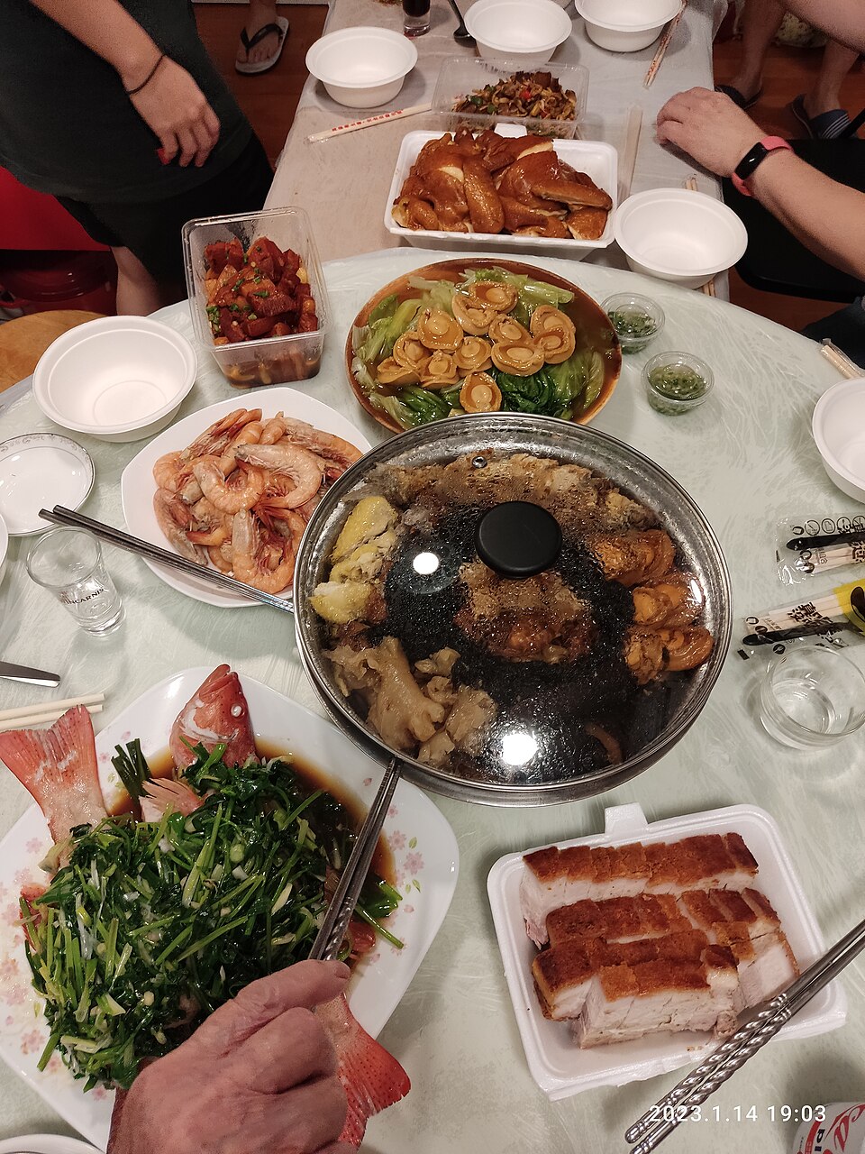 HK food Chinese reunion dinner 年夜飯 團年飯 團圓飯 January 2023 Px3 round table setting