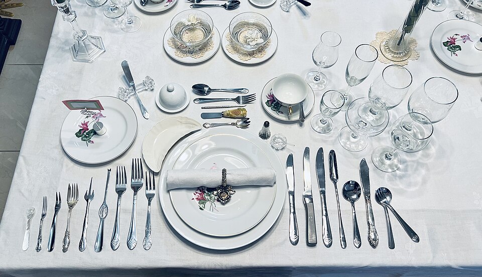 Formal Dining Table Setting