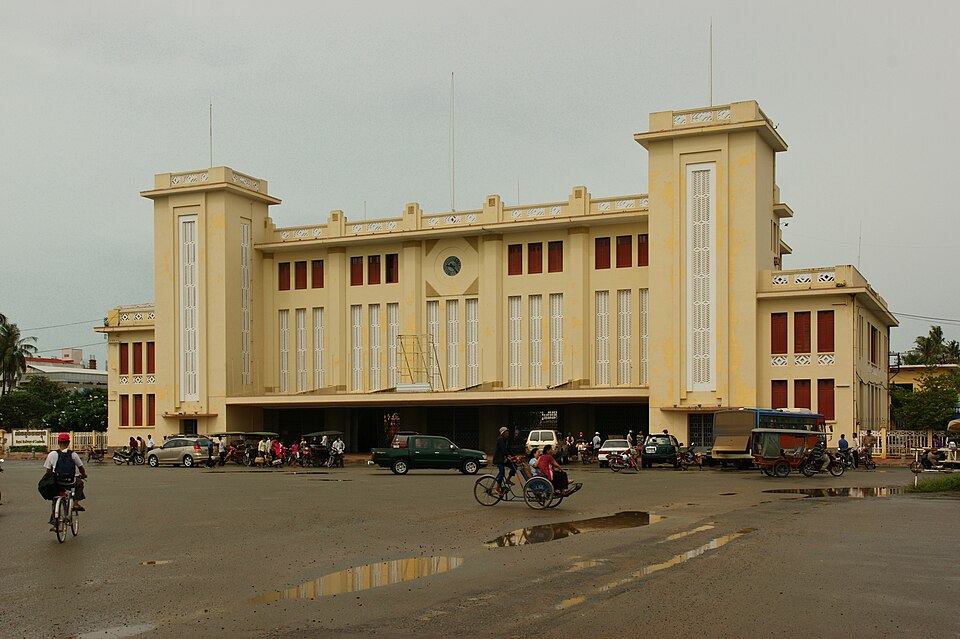 2009-09-07 09-09 Phnom Penh 034 Train Station-edit