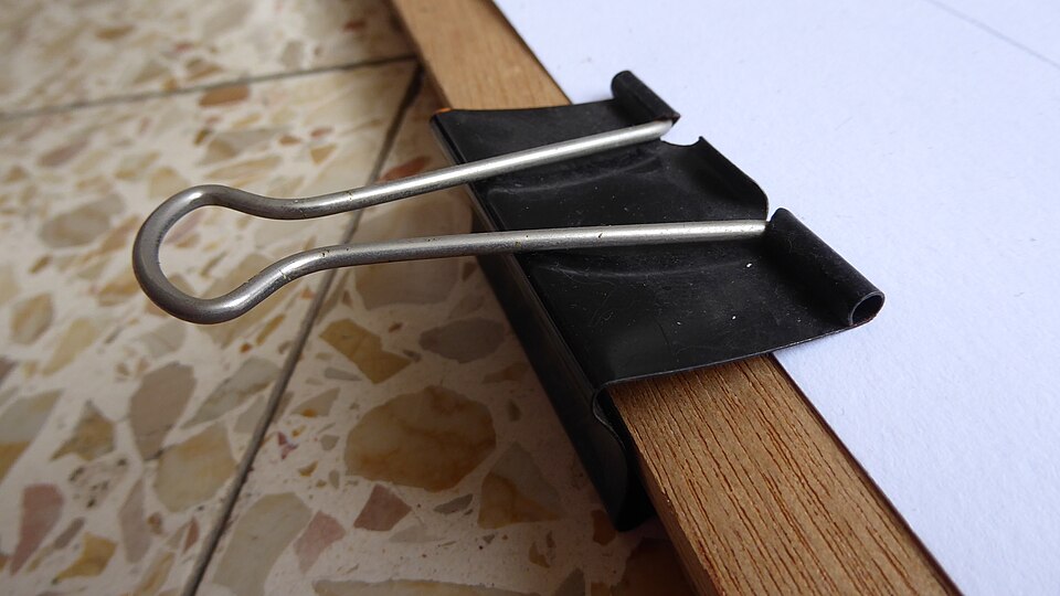 Paper clip in Israel, May 2024 01
