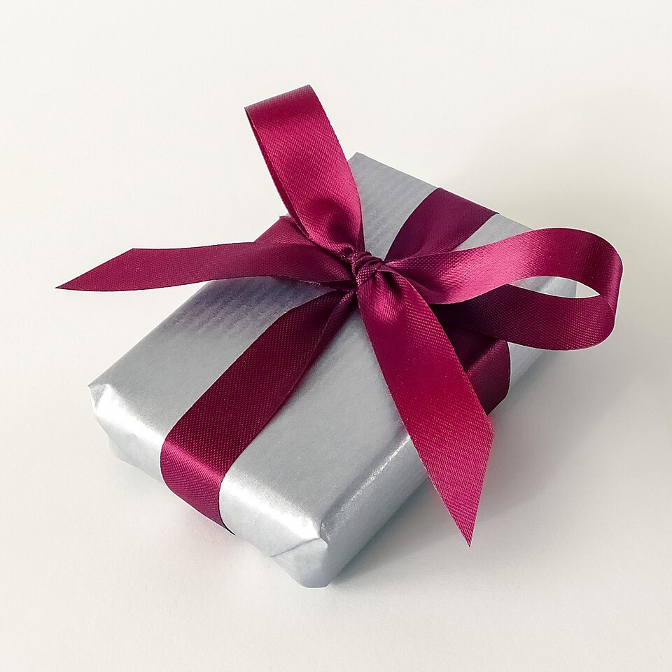Gift wrapping in a jewellery shop 3