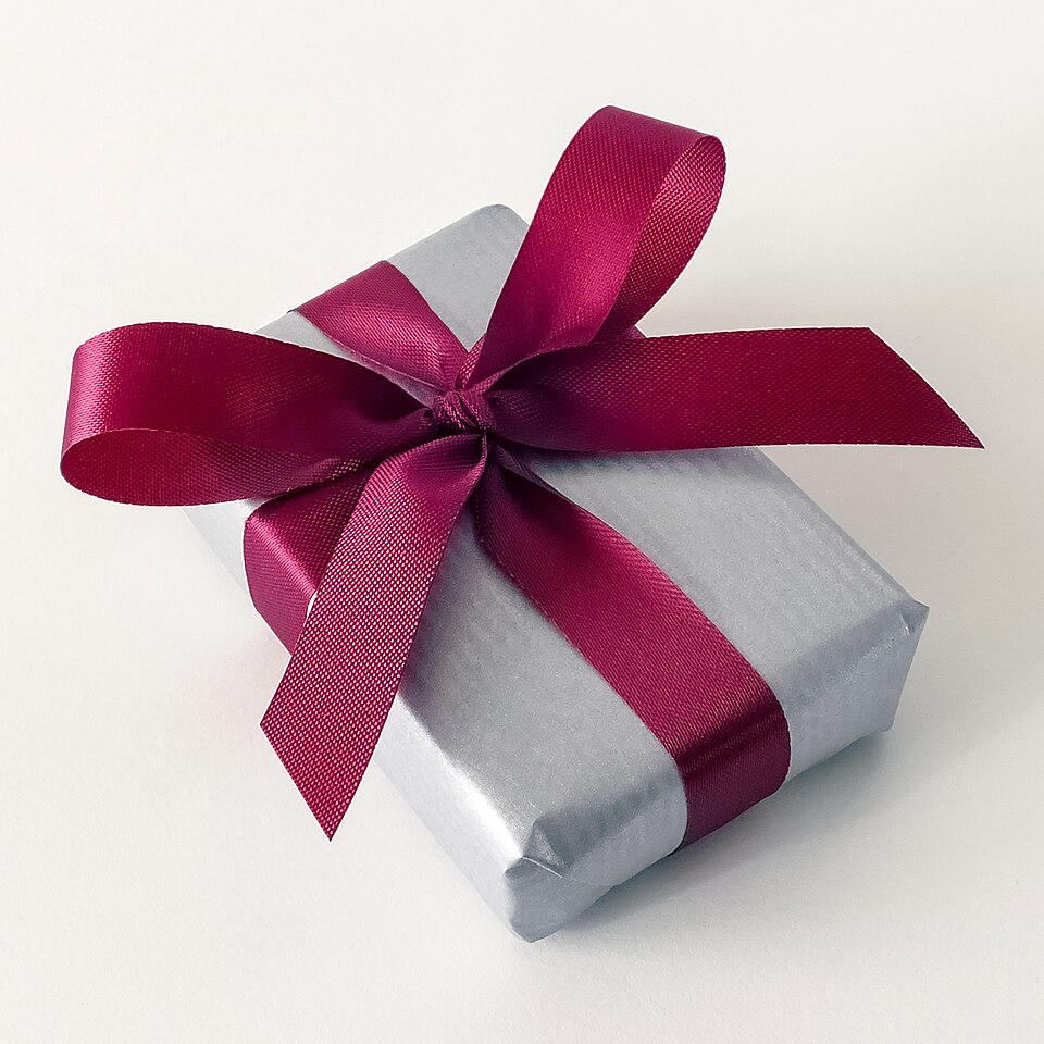 Gift wrapping in a jewellery shop 6