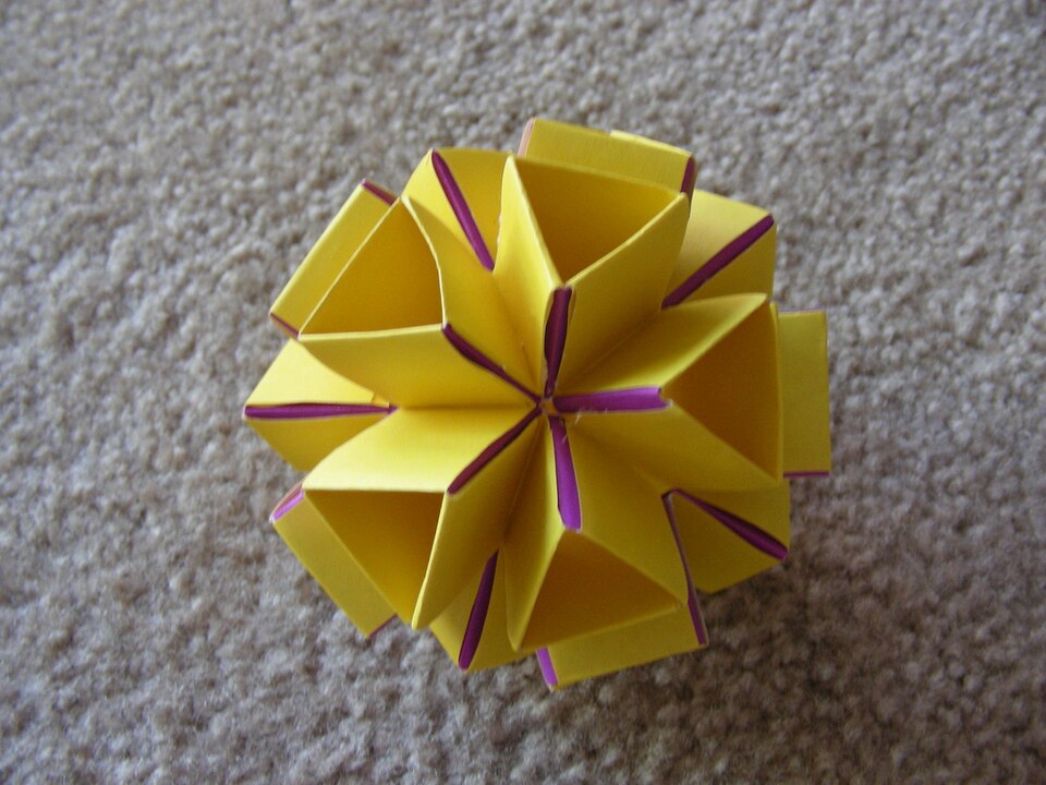 Origami Isosahedron (Design by Heinz Strobl) (3595750701)