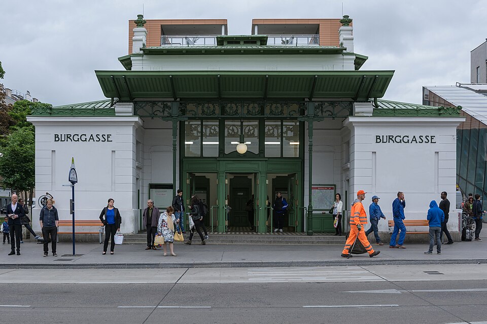 Wien Burggasse Stadthalle metro station bus stop
