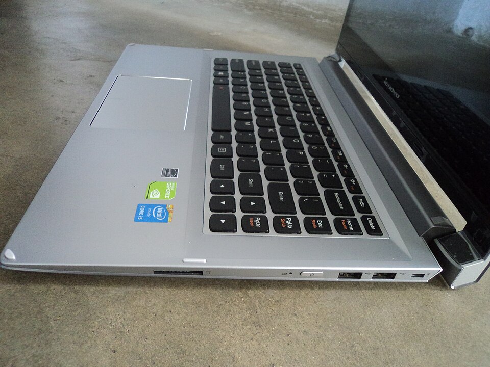 Lenovo IdeaPad Flex14 laptop (rightside)