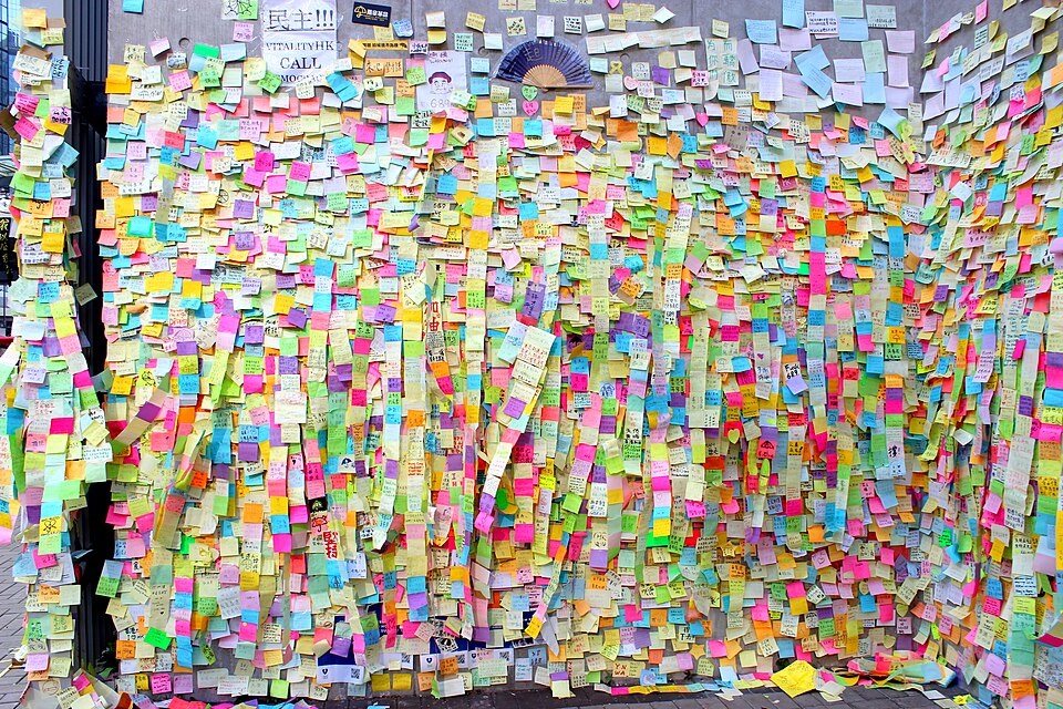 Sticky Notes Wall outside Hong Kong Government Building, during 2014 Occupy Central - panoramio