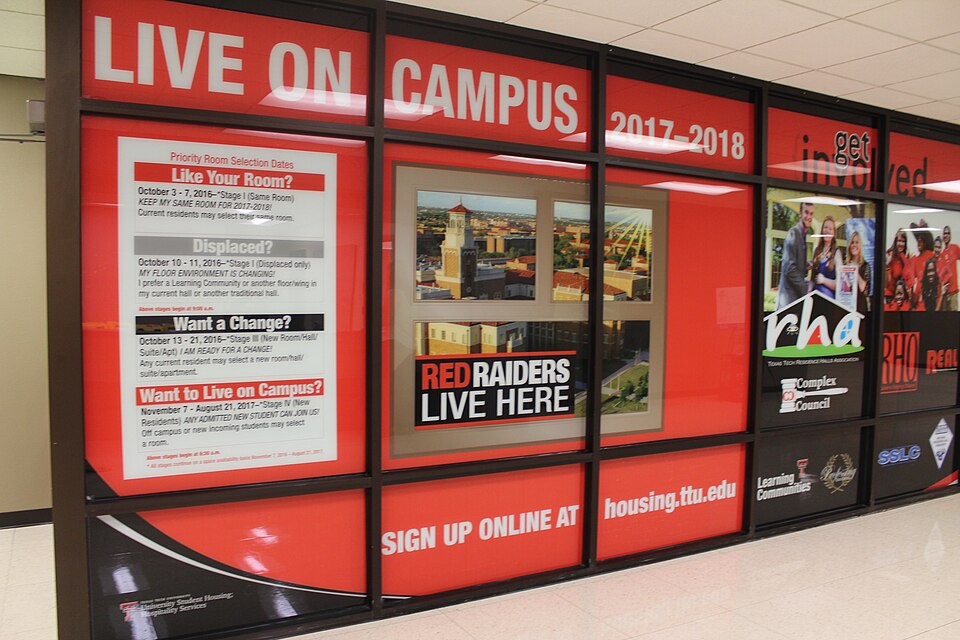 Chitwood-Weymouth Complex Front Desk 13 (33170259072)