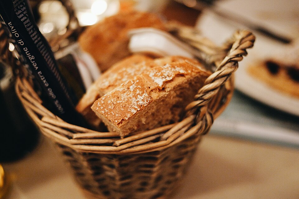 Bread Basket (Unsplash)