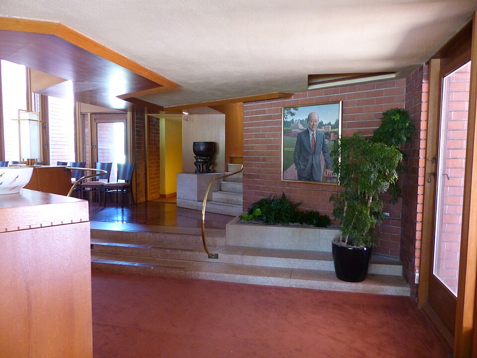 Wingspread living room 08