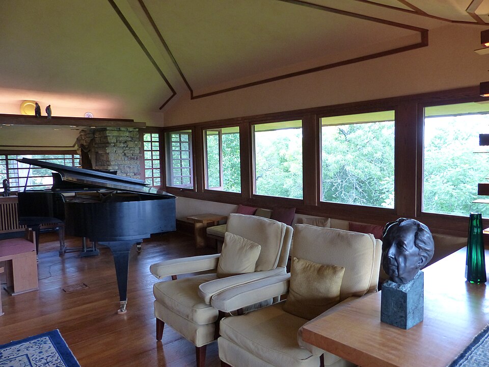 Taliesin Living Room 03