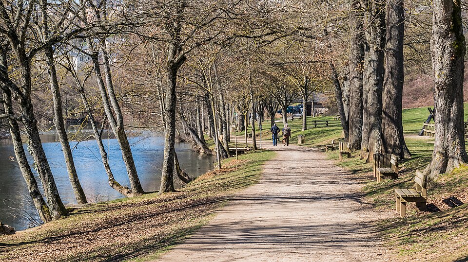 Footpath along of Aveyron River in Rodez 05