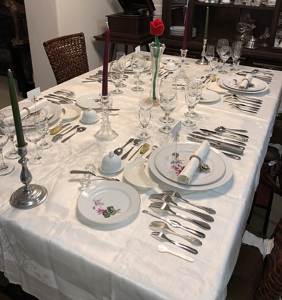 13 course table setting French corner view