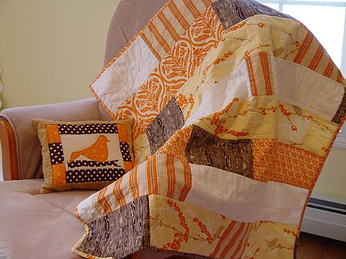 Quilt front with Pillow - Flickr - KrisV